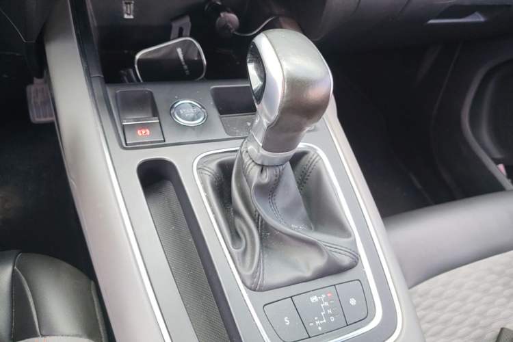 Used Citroen C5 AIRCROSS 2017 350THP Fashion Edition Gear Lever