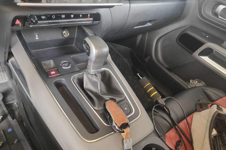 Used Citroen C5 AIRCROSS 2017 350THP Fashion Edition Gear Lever