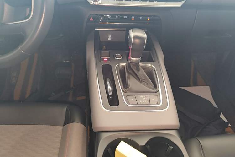 Used Citroen C5 AIRCROSS 2017 350THP Fashion Edition Gear Lever