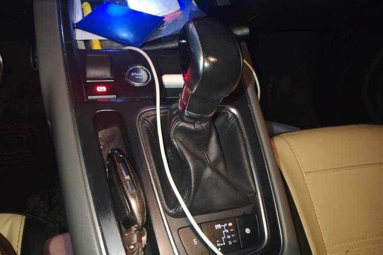 Used Citroen C5 AIRCROSS 2017 350THP Fashion Edition Gear Lever