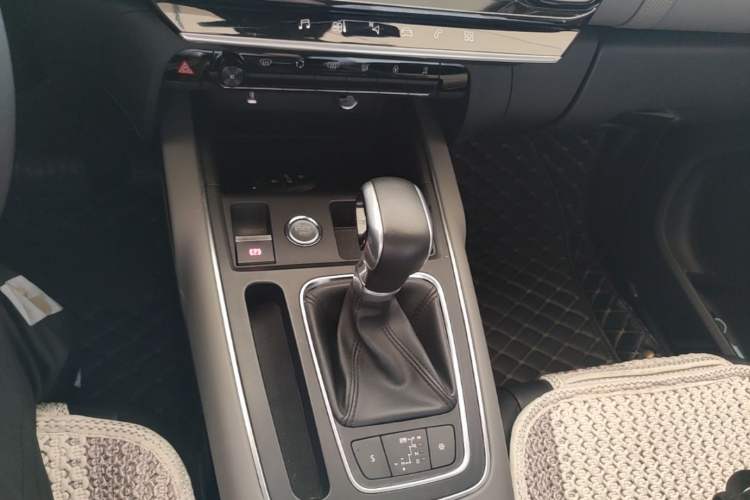 Used Citroen C5 AIRCROSS 2017 350THP Fashion Edition Gear Lever