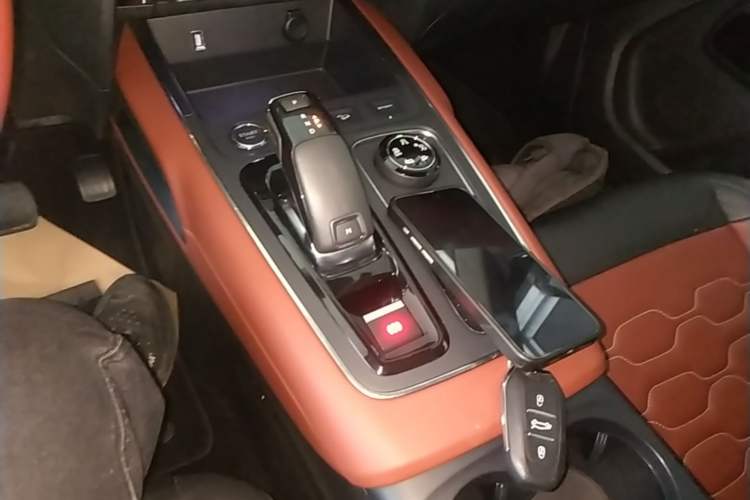 Used Citroen C5 AIRCROSS 2017 380THP Luxury Model Gear Lever