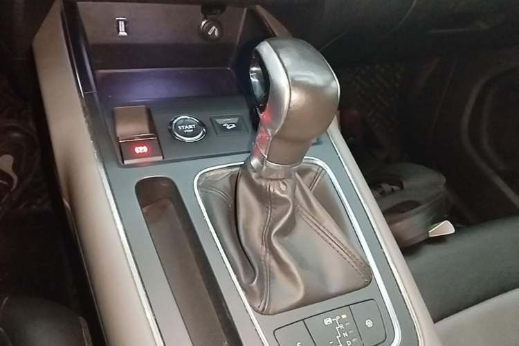 Used Citroen C5 AIRCROSS 2017 350THP Luxury Model Gear Lever