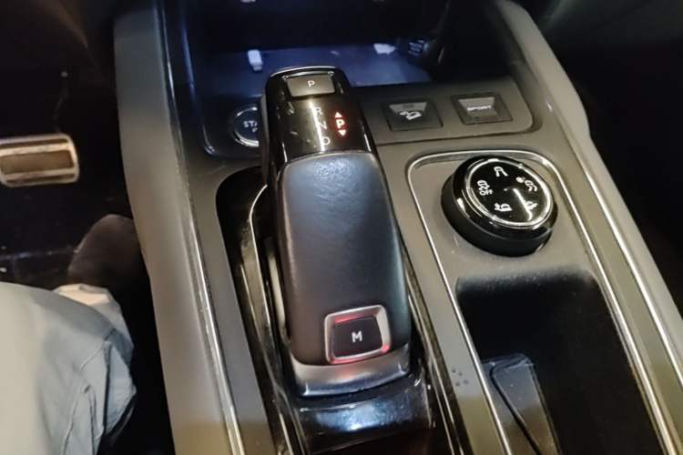 Used Citroen C5 AIRCROSS 2017 380THP Luxury Model Gear Lever