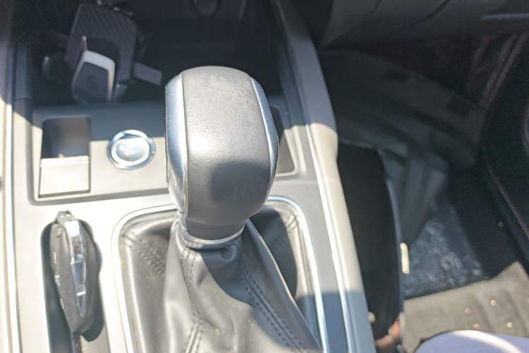 Used Citroen C5 AIRCROSS 2017 350THP Fashion Edition Gear Lever