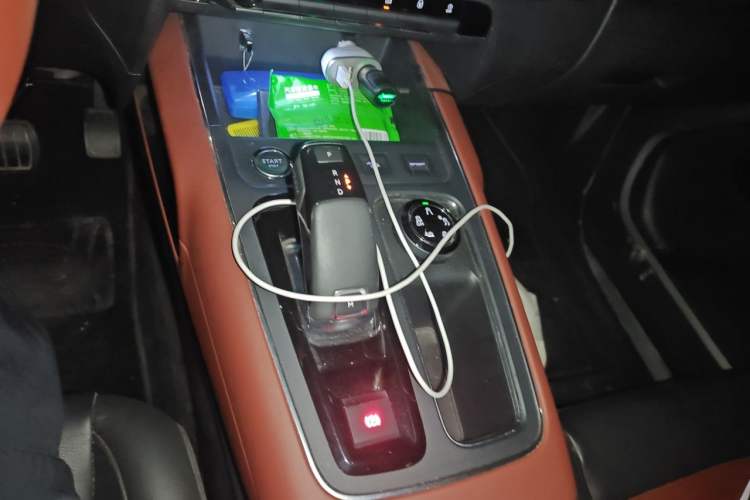 Used Citroen C5 AIRCROSS 2017 380THP Luxury Model Gear Lever