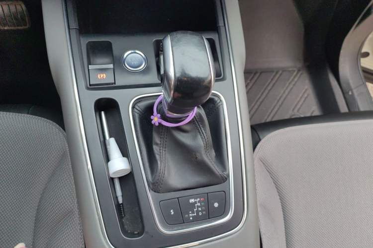 Used Citroen C5 AIRCROSS 2017 350THP Fashion Edition Gear Lever