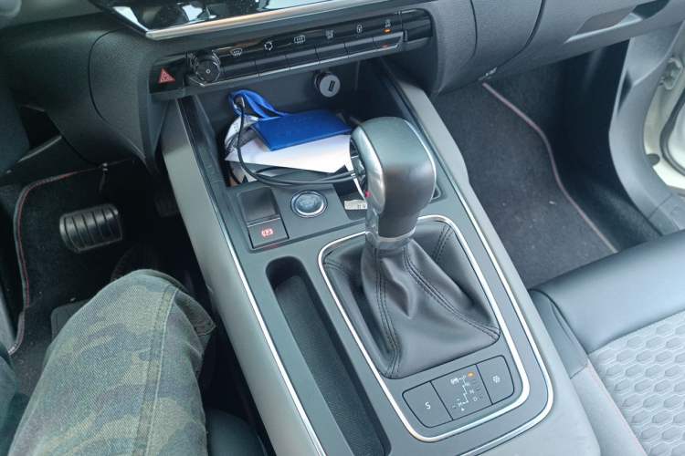 Used Citroen C5 AIRCROSS 2017 350THP Fashion Edition Gear Lever