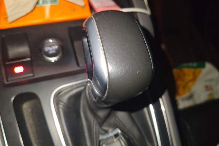 Used Citroen C5 AIRCROSS 2017 350THP Fashion Edition Gear Lever