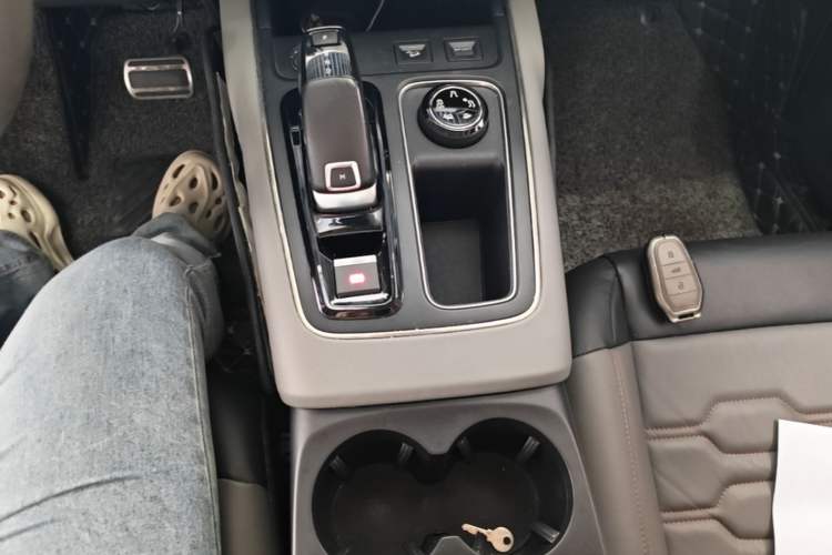 Used Citroen C5 AIRCROSS 2017 380THP Luxury Model Gear Lever