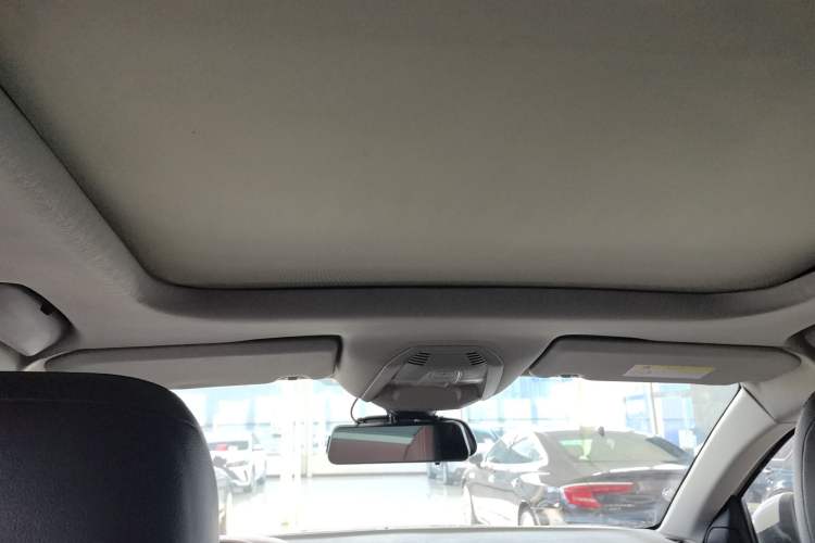 Used Citroen C5 AIRCROSS 2017 350THP Luxury Model Headliner