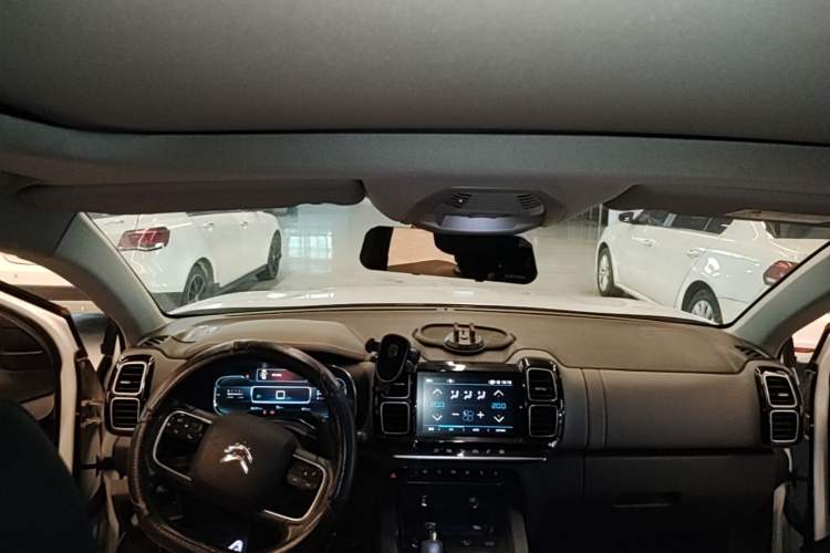 Used Citroen C5 AIRCROSS 2017 380THP Luxury Model Headliner