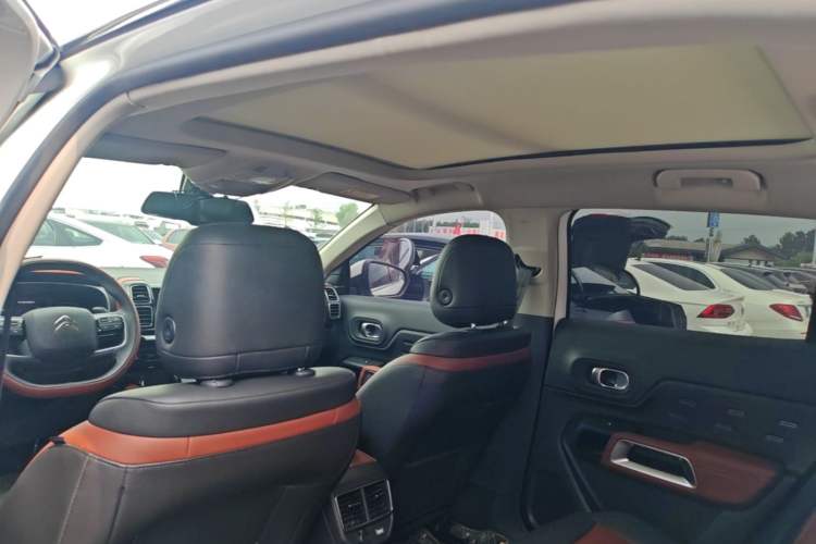 Used Citroen C5 AIRCROSS 2017 380THP Luxury Model Headliner
