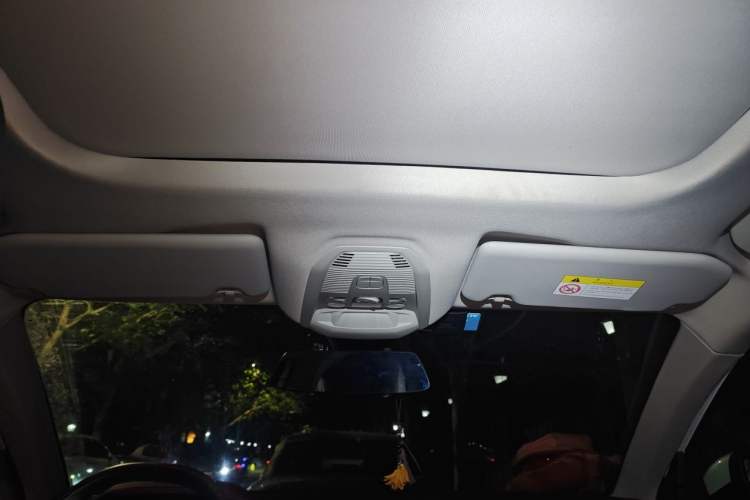 Used Citroen C5 AIRCROSS 2017 380THP Luxury Model Headliner