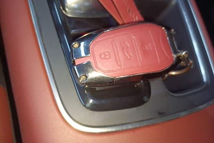 Used Citroen C5 AIRCROSS 2017 380THP Luxury Model Interior 1