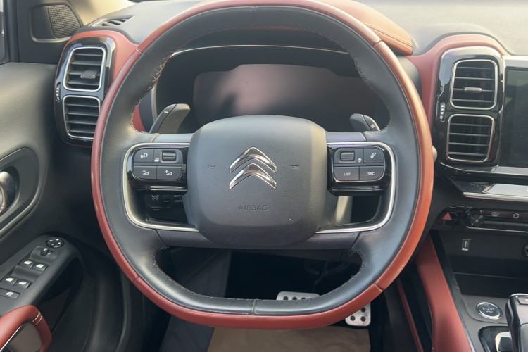 Used Citroen C5 AIRCROSS 2017 380THP Luxury Model Interior 1
