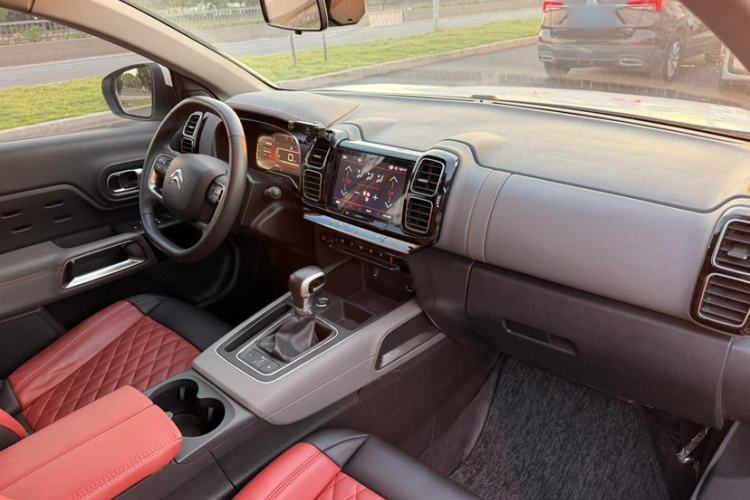 Used Citroen C5 AIRCROSS 2017 350THP Fashion Edition Interior 1