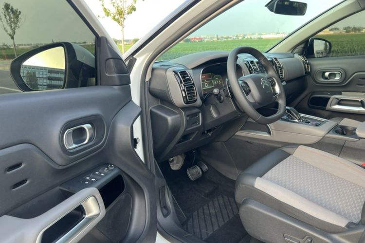 Used Citroen C5 AIRCROSS 2017 380THP Fashion Edition Interior 3