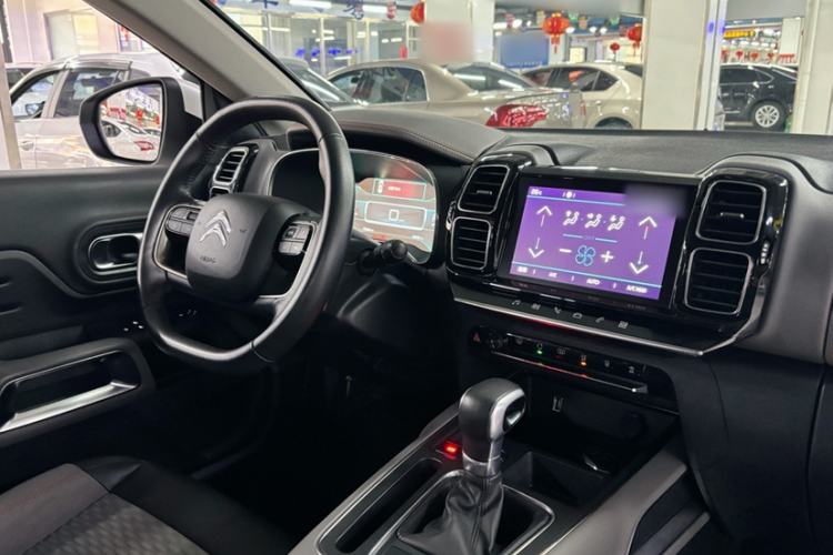 Used Citroen C5 AIRCROSS 2017 350THP Fashion Edition Interior 3