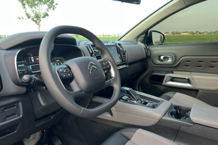 Used Citroen C5 AIRCROSS 2017 380THP Fashion Edition Interior 4