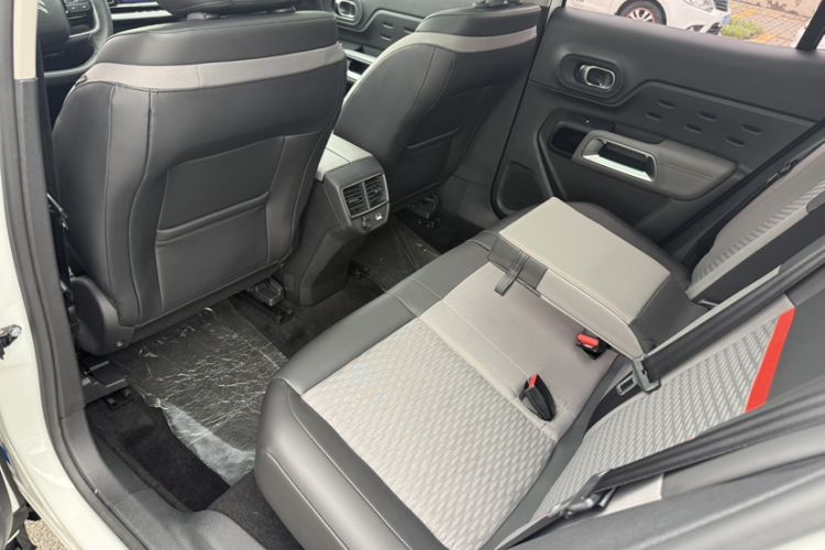 Used Citroen C5 AIRCROSS 2017 350THP Fashion Edition Interior 5