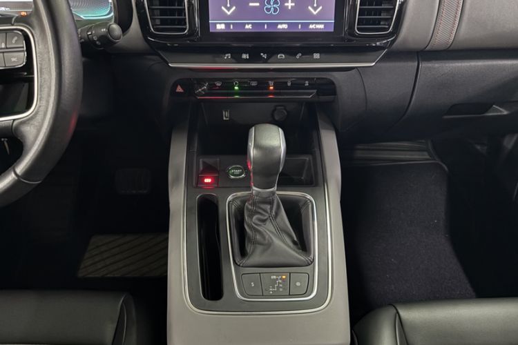 Used Citroen C5 AIRCROSS 2017 350THP Fashion Edition Interior 5
