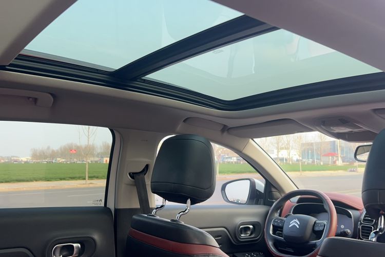 Used Citroen C5 AIRCROSS 2017 380THP Luxury Model Interior 7