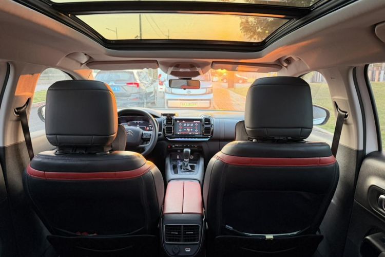 Used Citroen C5 AIRCROSS 2017 350THP Fashion Edition Interior 7