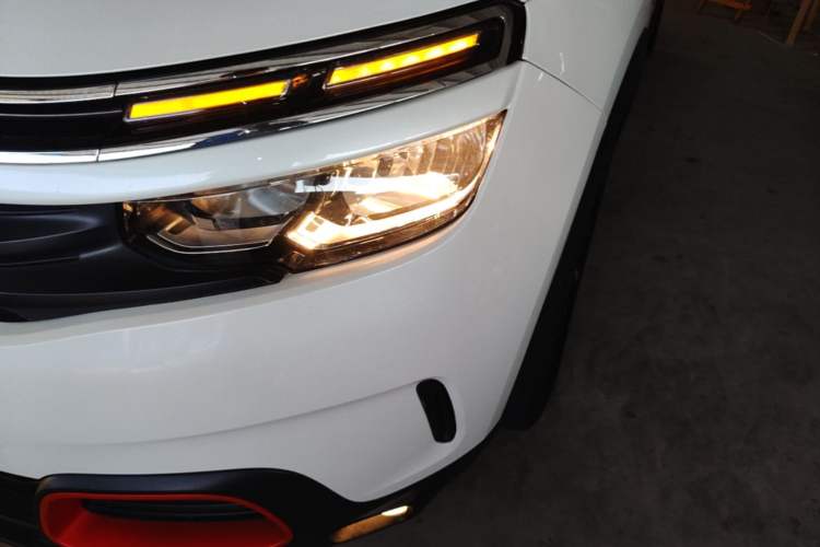 Used Citroen C5 AIRCROSS 2017 380THP Luxury Model Left Front Headlight