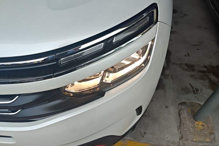 Used Citroen C5 AIRCROSS 2017 380THP Luxury Model Left Front Headlight