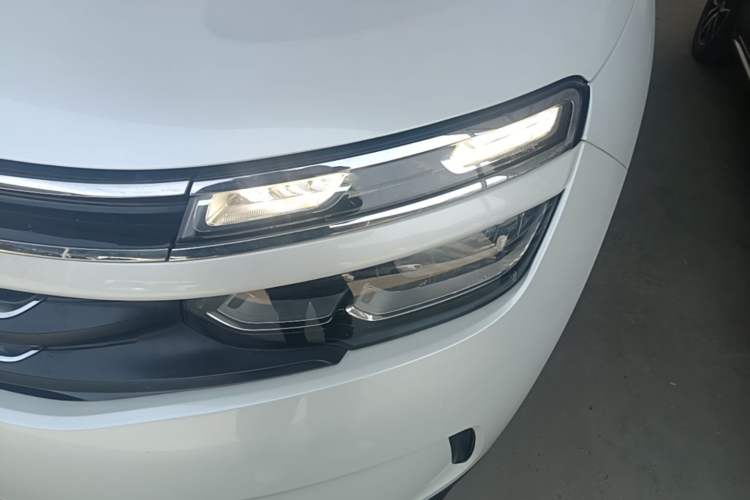Used Citroen C5 AIRCROSS 2017 350THP Fashion Edition Left Front Headlight