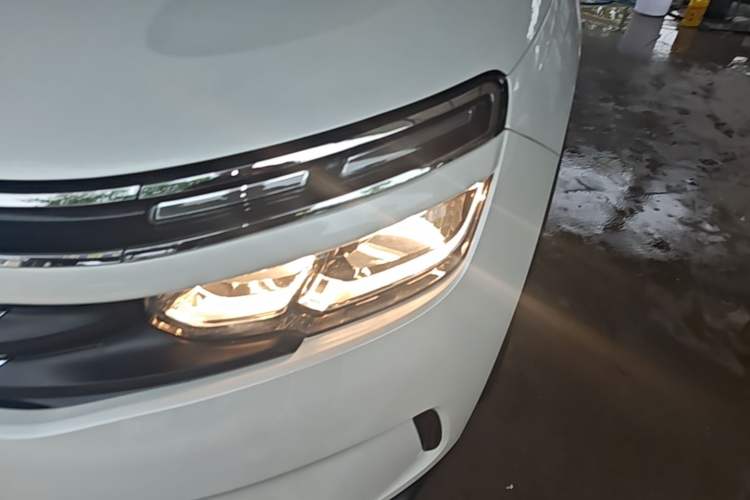 Used Citroen C5 AIRCROSS 2017 380THP Luxury Model Left Front Headlight