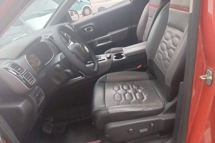 Used Citroen C5 AIRCROSS 2017 350THP Luxury Model Left Front Seat