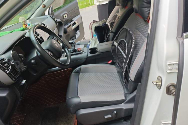 Used Citroen C5 AIRCROSS 2017 350THP Fashion Edition Left Front Seat