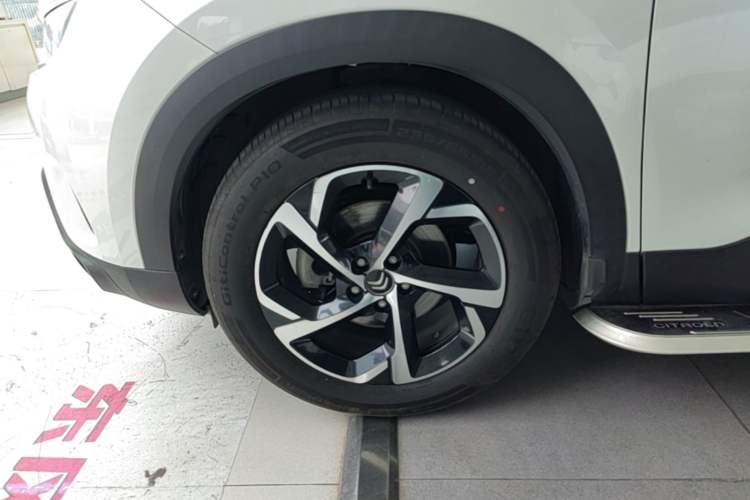 Used Citroen C5 AIRCROSS 2017 350THP Fashion Edition Left Front Wheel Hub