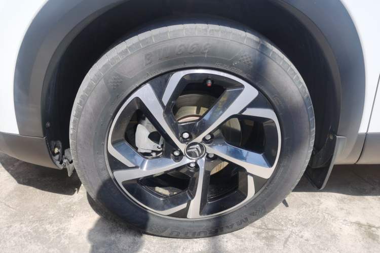 Used Citroen C5 AIRCROSS 2017 350THP Fashion Edition Left Front Wheel Hub
