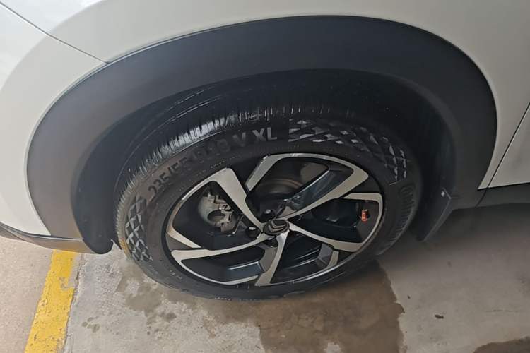 Used Citroen C5 AIRCROSS 2017 380THP Luxury Model Left Front Wheel Hub