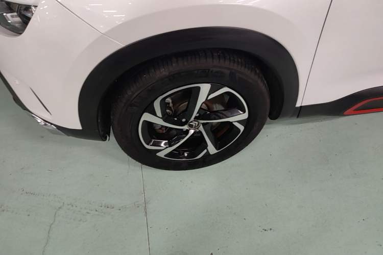 Used Citroen C5 AIRCROSS 2017 380THP Fashion Edition Left Front Wheel Hub
