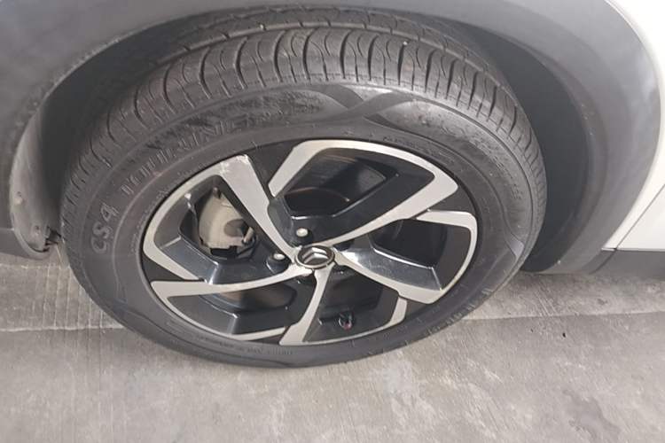 Used Citroen C5 AIRCROSS 2017 350THP Fashion Edition Left Front Wheel Hub