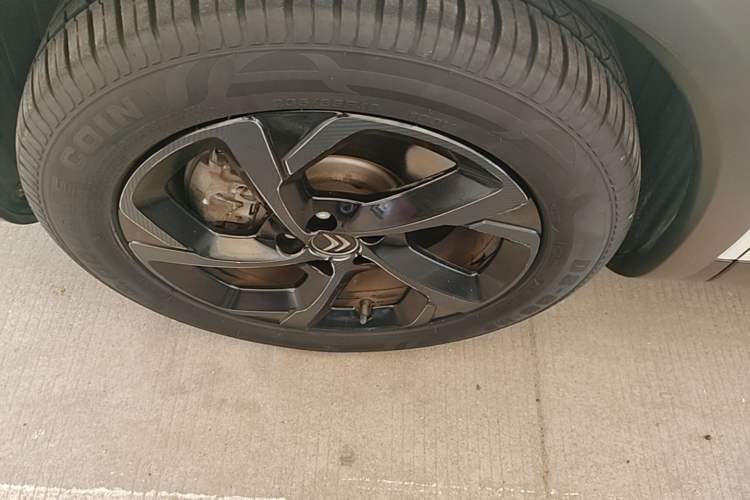 Used Citroen C5 AIRCROSS 2017 380THP Luxury Model Left Front Wheel Hub
