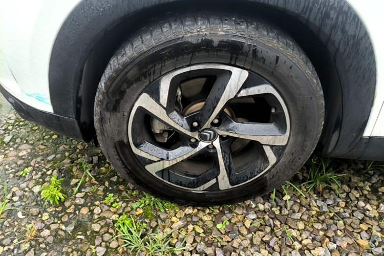 Used Citroen C5 AIRCROSS 2017 380THP Fashion Edition Left Front Wheel Hub