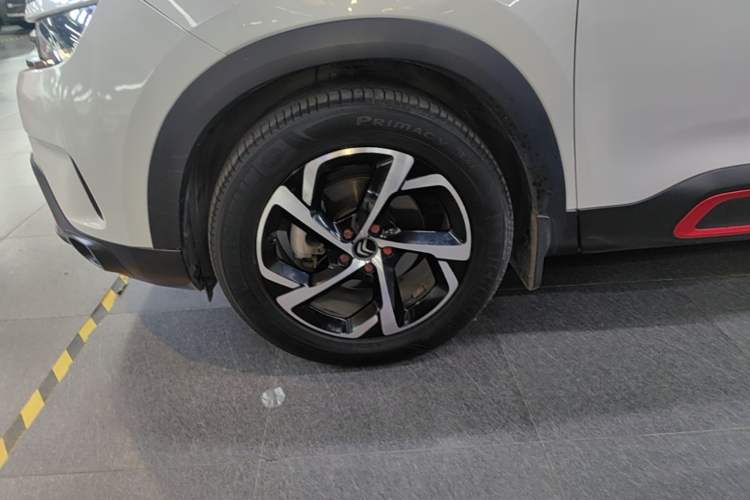 Used Citroen C5 AIRCROSS 2017 350THP Fashion Edition Left Front Wheel Hub