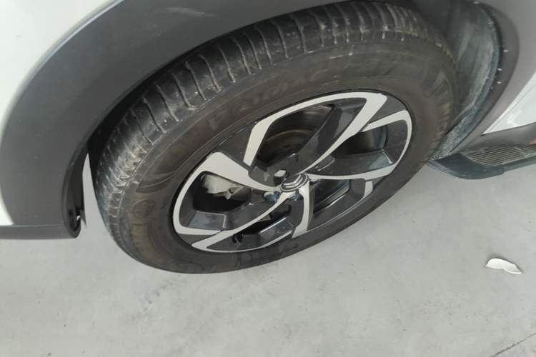 Used Citroen C5 AIRCROSS 2017 350THP Fashion Edition Left Front Wheel Hub