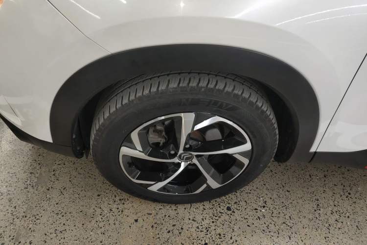 Used Citroen C5 AIRCROSS 2017 350THP Fashion Edition Left Front Wheel Hub