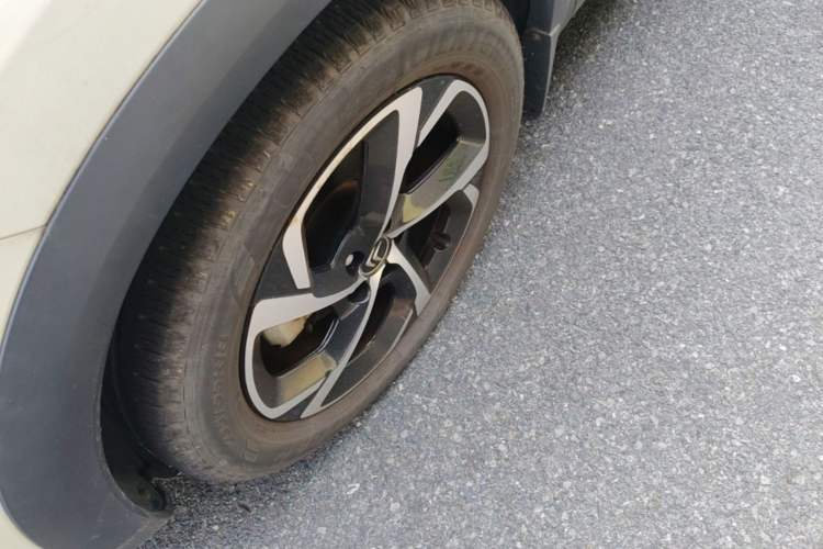 Used Citroen C5 AIRCROSS 2017 350THP Fashion Edition Left Front Wheel Hub