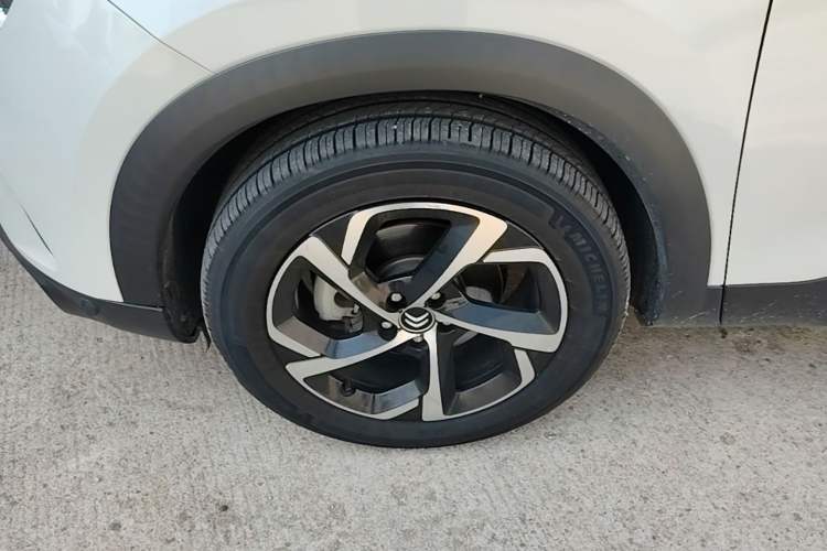 Used Citroen C5 AIRCROSS 2017 350THP Fashion Edition Left Front Wheel Hub