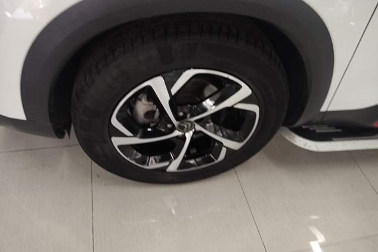 Used Citroen C5 AIRCROSS 2017 350THP Fashion Edition Left Front Wheel Hub