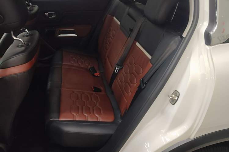 Used Citroen C5 AIRCROSS 2017 350THP Luxury Model Left Rear Seat