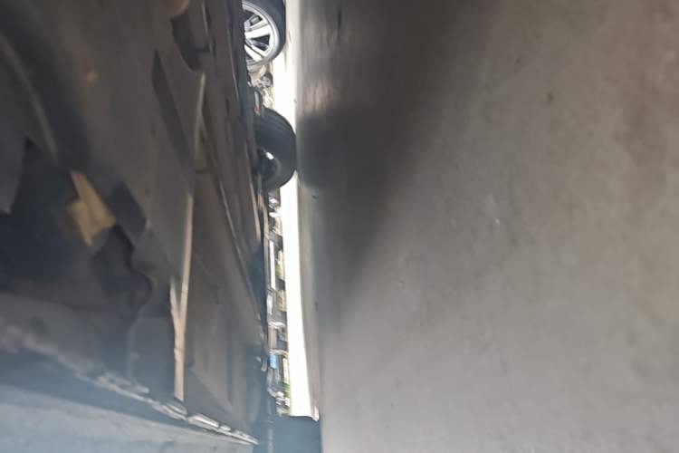 Used Citroen C5 AIRCROSS 2017 380THP Luxury Model Left Side Sill