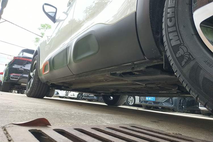 Used Citroen C5 AIRCROSS 2017 350THP Fashion Edition Left Side Sill